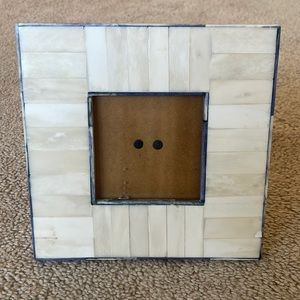 4x4 White & Blue Marble Frame